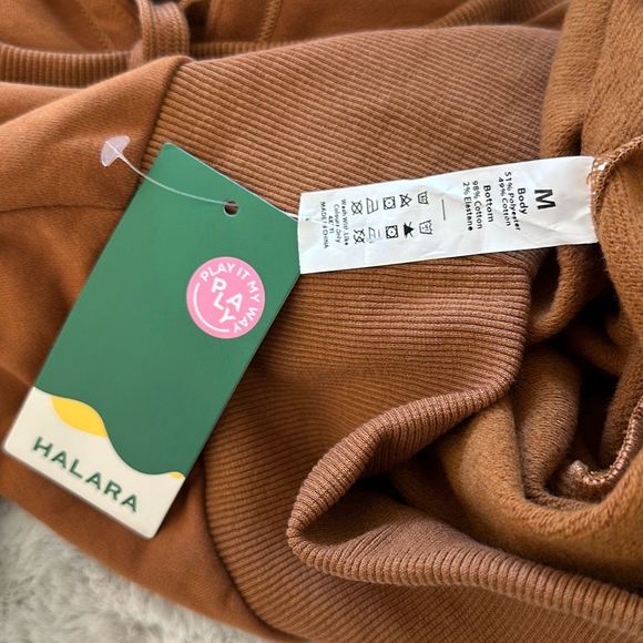 Halara Crop Fleece Sweatshirt Size M - Picture 11 of 11